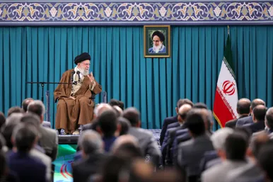 دیدار تولیدکنندگان و فعالان اقتصادی با رهبر معظم انقلاب (۱۰ بهمن ۱۴۰۲)