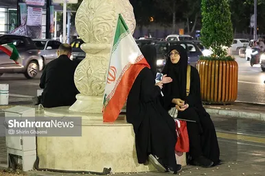 گزارش تصویری | مردم مشهد همچنان پای کار انقلاب