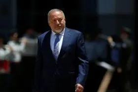 وزیر جنگ سابق رژیم صهیونیستی: جنگ در ایران را آنگونه که باید پایان ندادیم
