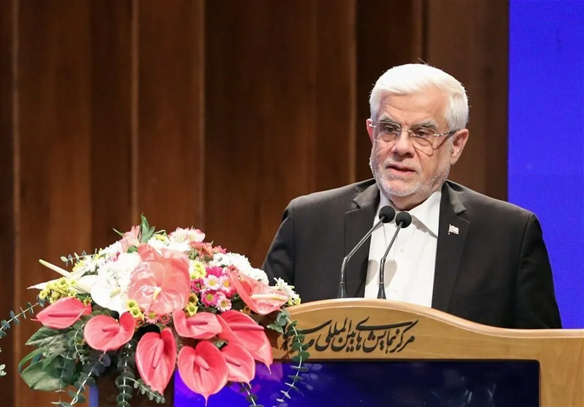 عارف: نوسان قیمت‌ها بیش از گرانی، مردم را تحت فشار روانی قرار داده است