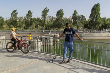 جشنواره ماهیگیری در رود پارک مشهد