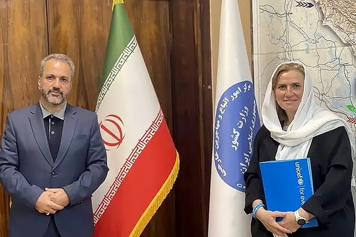 یونیسف با وزارت کشور قراردادی دوساله با محوریت مهاجران امضا کرد | تحصیل دانش‌آموزان اتباع تنها با مدارک اقامتی معتبر امکان‌پذیر است