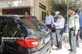 گلایه برخی شهروندان از پارک خودرو در پیاده‌روها | جریمه‌ها بازدارنده نیست