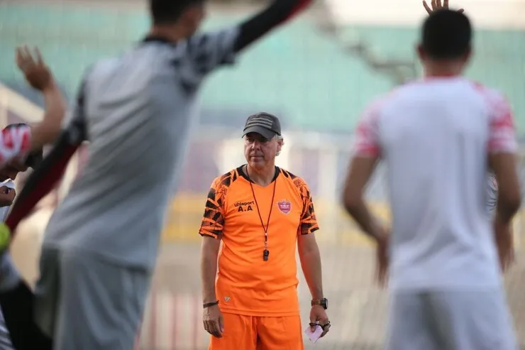 گل‌محمدی مربی رئال مادرید را برای پرسپولیس می‌خواست!