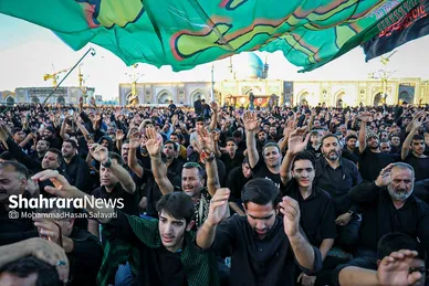 تصاویری از آئین چهارپایه خوانی عصر شهادت امام رضا (ع) در حرم مطهر رضوی