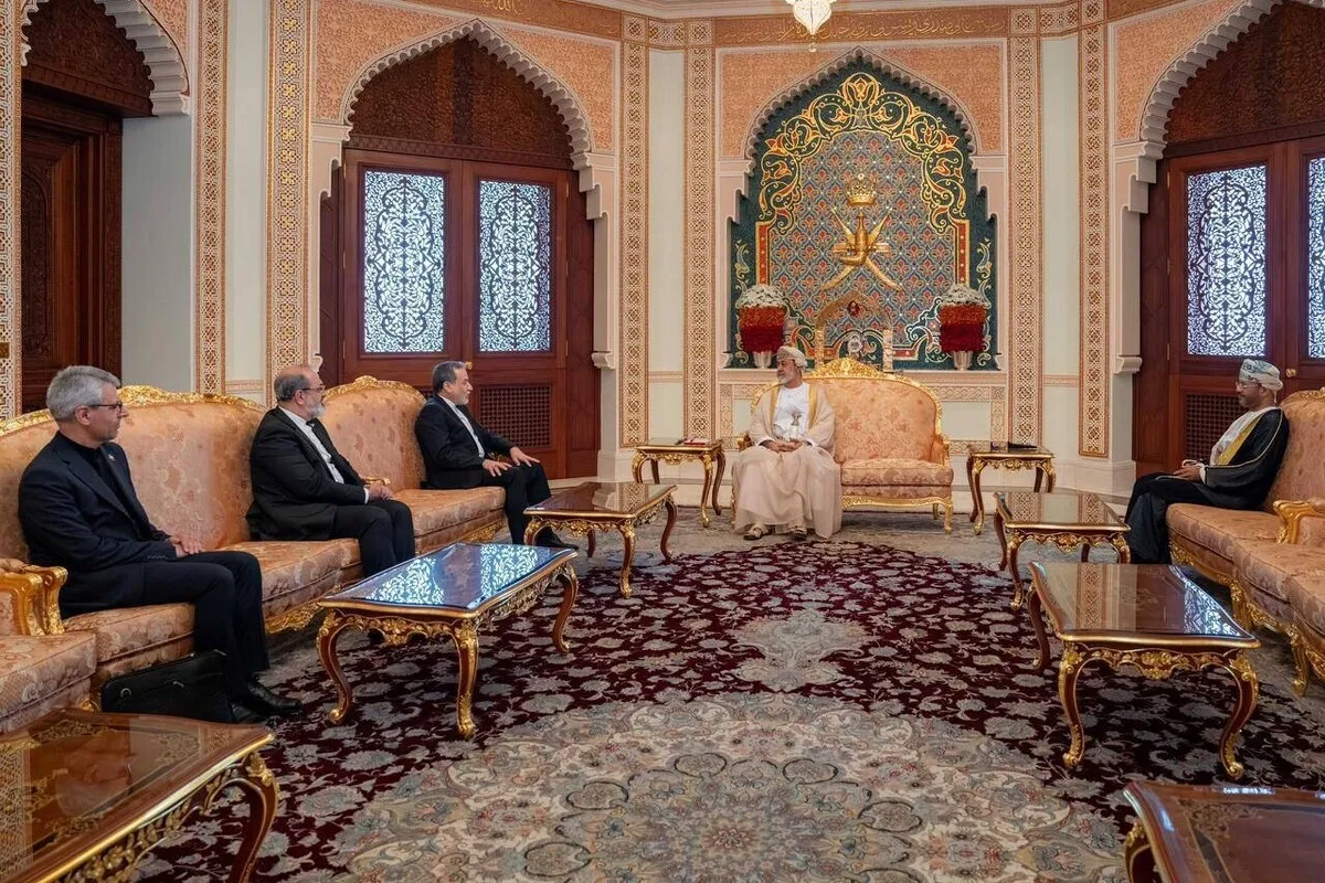 دیدار وزیر امور خارجه ایران با سلطان عمان | تأکید عراقچی بر ایجاد سازوکار امنیت دسته‌جمعی منطقه‌ای عاری از مداخله خارجی (یکشنبه، ۶ اردیبهشت ۱۴۰۵) + فیلم