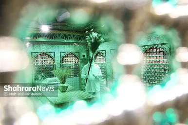 غبارروبی مضجع منور امام رضا(ع)