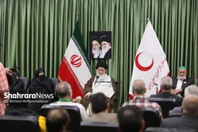 آیت&zwnj;الله علم&zwnj;الهدی: مادر محور هویت&zwnj;آفرین خانواده است | تربیت و انسان&zwnj;سازی، رسالت ذاتی هلال احمر