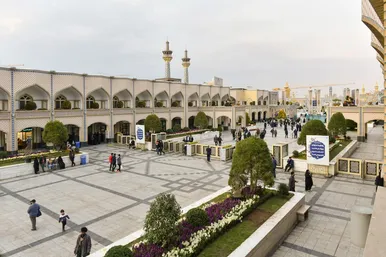 گل‌آرایی حرم مطهر رضوی در آستانه عید نوروز