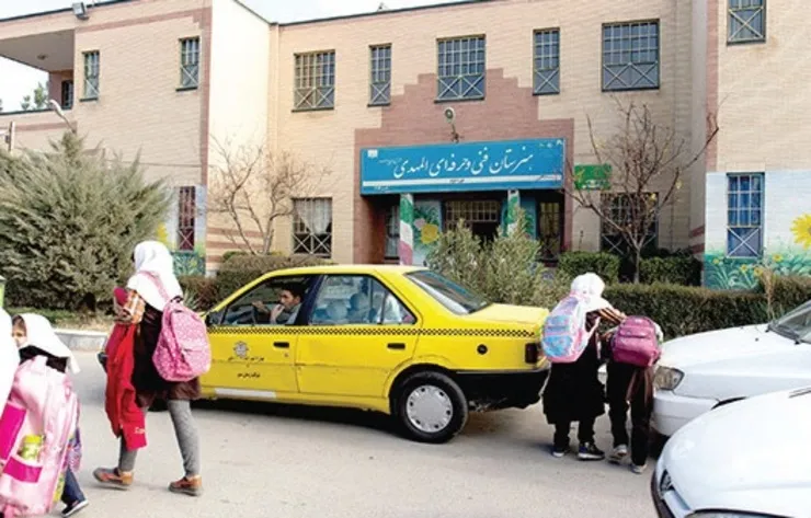 خیّر مدرسه‌ساز هست، زمین نیست!