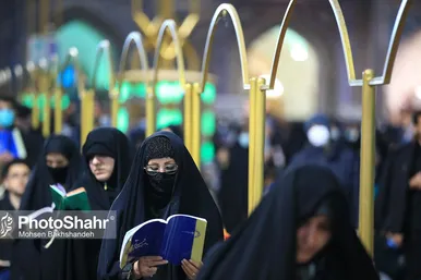 مراسم احیاء شب ۱۹ ماه رمضان در حرم مطهر رضوی