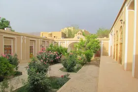 ویدئو | فروریختن خانه&zwnj; تاریخی در شهر تفت پس از سیل