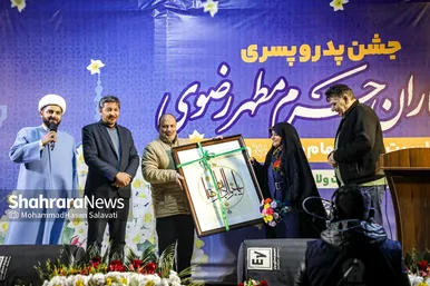 گزارش تصویری | گلباران حرم مطهر امام‌رضا (ع) در شب میلاد حضرت جوادالائمه (ع)