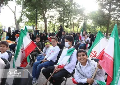 اجرای نماهنگ سلام فرمانده در گلزار شهدای بهشت رضا(ع)