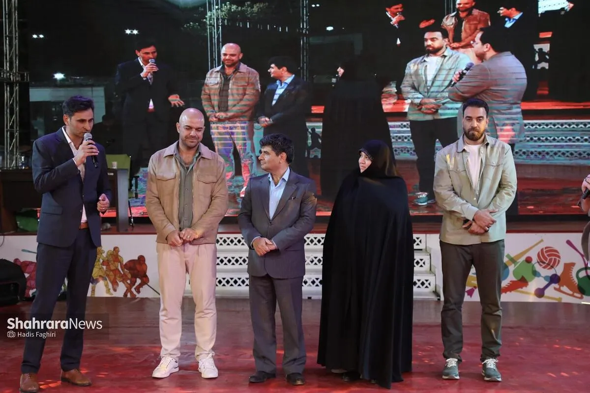 بازار داغ عکس و امضا در «جشنواره خانواده ورزش» پارک ملت مشهد + فیلم