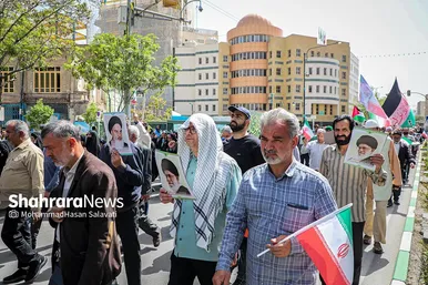 راهپیمایی ضدصهیونیستی نمازگزاران مشهدی و حمایت از عملیات وعده صادق سپاه