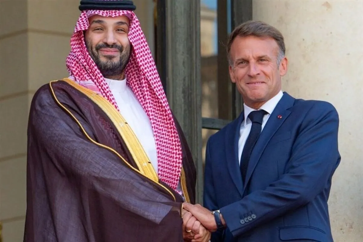 استقبال ماکرون از بن‌سلمان در کاخ الیزه