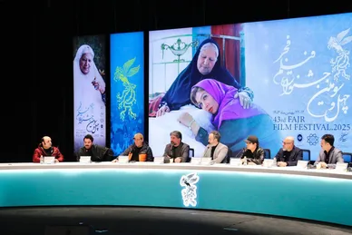 گزارش تصویری | فتوکال و نشست خبری فیلم «شمال از جنوب غربی» با حضور امیر آقایی و هومن حاجی عبداللهی