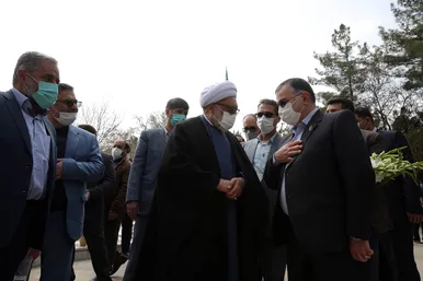 حضور جمعی از مسئولان در گلزار شهدای بهشت رضا(ع)