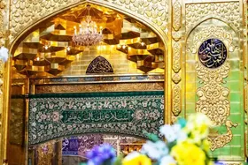 ویدئو | گل&zwnj;آرایی ضریح مطهر حضرت عباس (ع) در آستانه ولادت حضرت زینب&zwnj; (س)