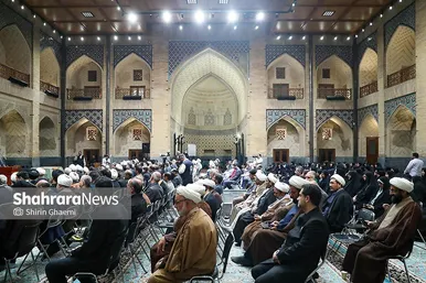 گزارش تصویری | مراسم رونمایی از نسخه چاپ‌شده قرآن کریم به خط رنّانی به همراه دست خط رهبر شهید انقلاب