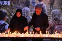 خانواده «ماکان نصیری» در مراسم اختتامیه «مشق ناتمام»
