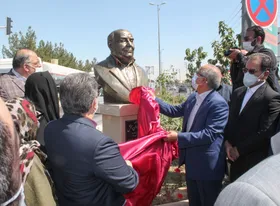 رونمایی از سردیس &laquo;ایرج یزدان&zwnj;بخش&raquo; در مشهد