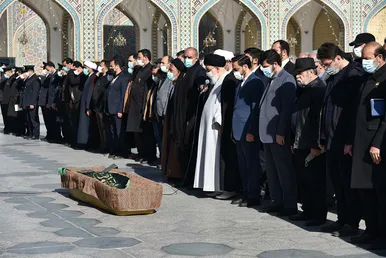 مراسم تشییع و تدفین پیکر «سعید تشکری» در حرم مطهر رضوی