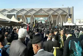 ویدئو| حضور پرشور زائران در مرز مهران