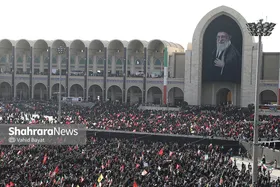 گزارش تصویری | مصلای تهران و حضور پرشور مردم در ساعات ابتدایی برای وداع با آقای شهید ایران
