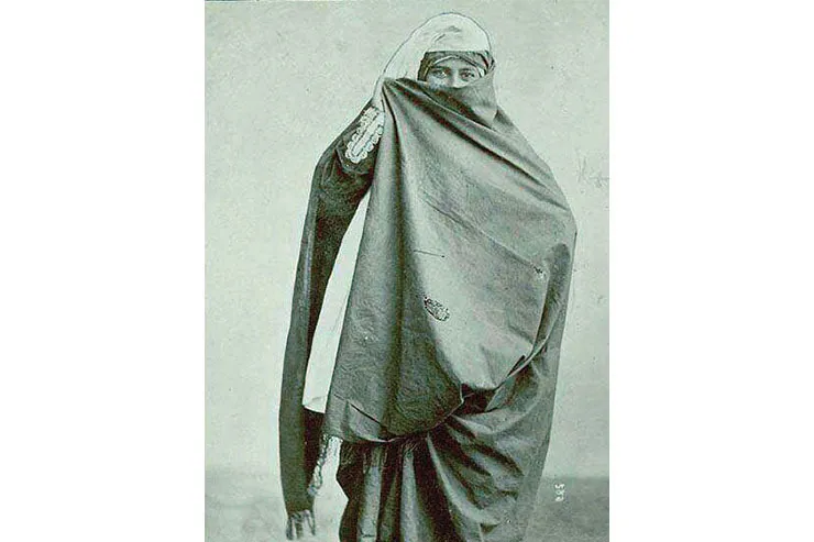 نگاهی کوتاه به زندگی زنان مقتدر مسلمان در تاریخ ایران | زینب‌بیگم صفوی، مشاور اعظم دربار