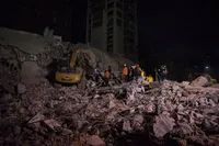 تلفات زلزله در ونزوئلا به ۱۴۳۰ نفر رسید (۶ تیر ۱۴۰۵)