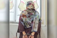 دستگیری یک مادر و دختر به اتهام دست داشتن در مرگ یک جوان | راز جسد کرم زده از پرده بیرون افتاد