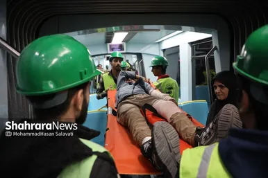 مانور اضطراری خارج شدن قطار شهری از ریل در مشهد