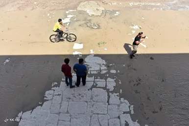 جاری شدن آب در زاینده رود