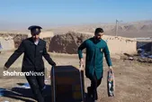گرمای عشق و همدلی با نام امام رضا (ع) در روستا‌های مشهد | توزیع ۳۰۰ بخاری و بسته معیشتی