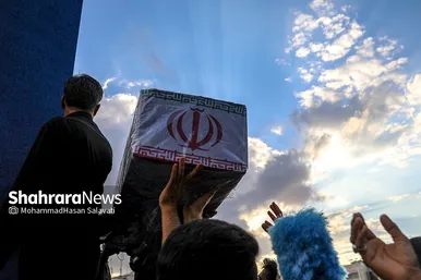 تشییع پیکر مطهر ۵ شهید مدافع حرم در مشهد