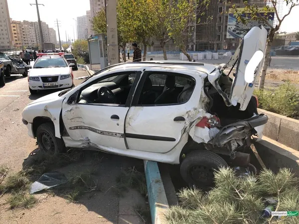 برخورد یک کامیون با ۱۴ دستگاه خودرو در تهران | ۱۳ نفر مصدوم شدند + عکس (۲۰ آبان ۱۴۰۳)