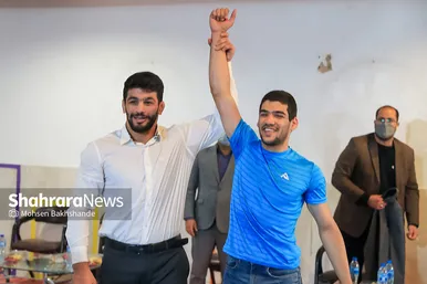 بازدید حسن یزدانی از آسایشگاه شهید بهشتی مشهد