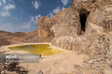 غارهای نمکی گرمسار