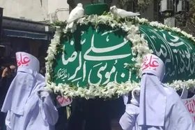تشییع نمادین پیکر مطهر امام رضا(ع) توسط زنان &laquo;نوغان&raquo; مشهد