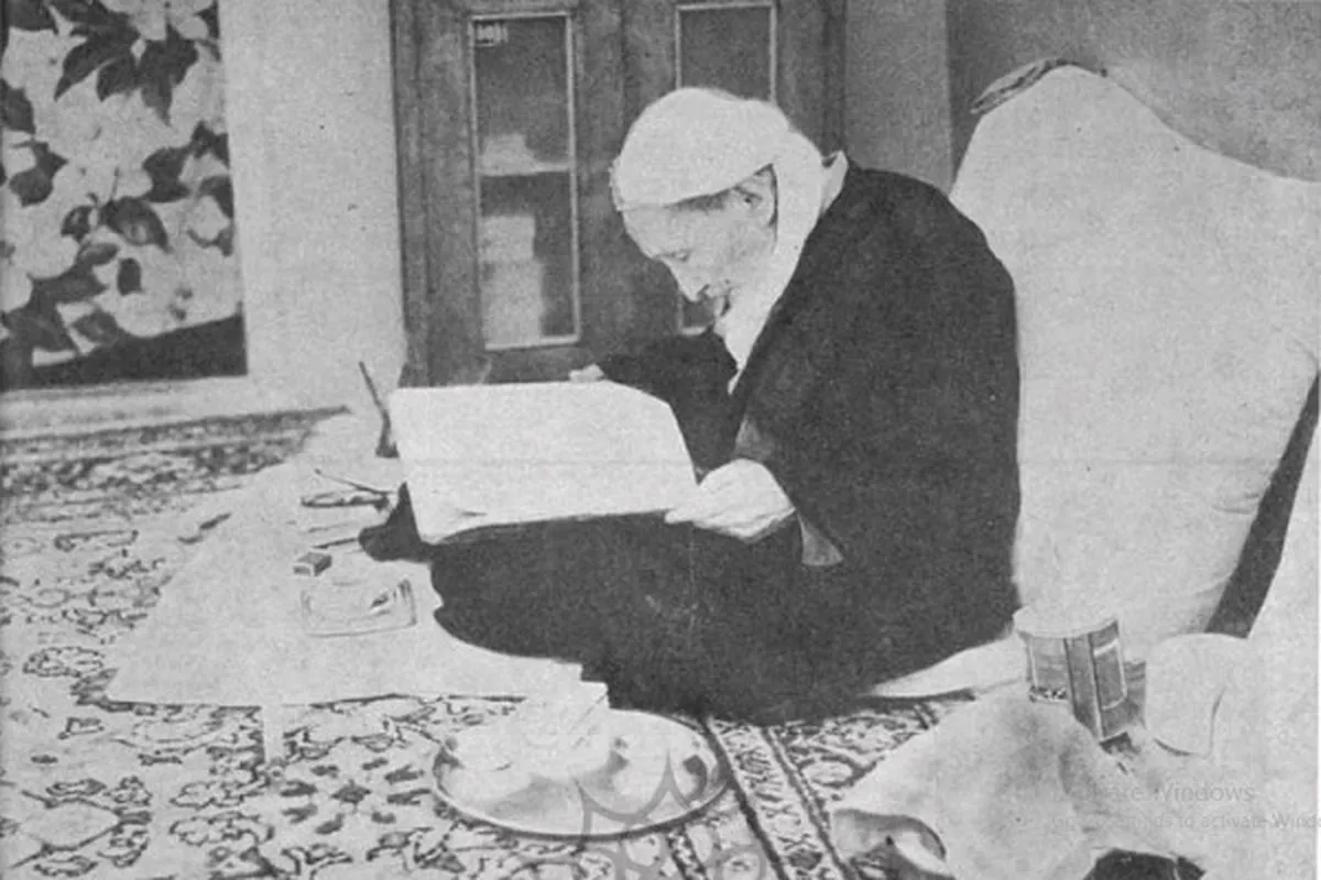 مروری بر زندگی آیت الله میرزااحمد آشتیانی، فقیه و فیلسوف ایرانی که ۴۸ سال پیش در چنین روزی در گذشت | گر واله روی تو نباشم چه کنم