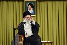 رهبر معظم انقلاب: سخنان اخیر رئیس جمهور آمریکا مایه سرافکندگی گوینده و مایه سرافکندگی ملت آمریکا است + فیلم (۲۷ اردیبهشت ۱۴۰۴)