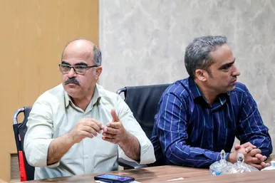 میزگرد بررسی حوادث خیابان وکیل آباد