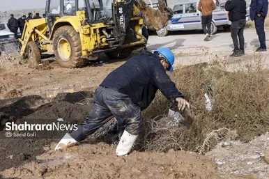 اجرای عملیات تخریب انشعابات غیرمجاز آب باغ‌ویلا‌های اطراف جاده کلات (۴ آذر ۱۴۰۳)
