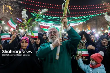 گلباران حرم مطهر رضوی در شب میلاد جوادالائمه (ع)