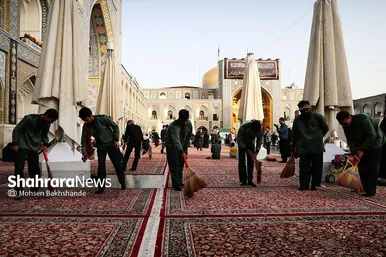 آیین جاروکشی حرم مطهر رضوی