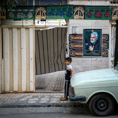 این خانه عزادار حسین (ع) است