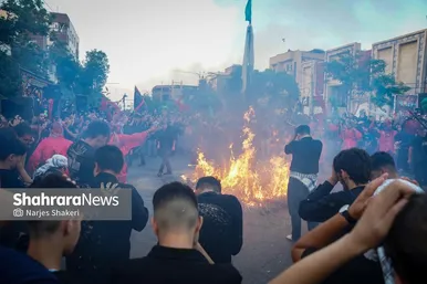 گزارش تصویری | آیین خیمه سوزان عصر عاشورا در بلوار هاشمیه مشهد (۴ تیر ۱۴۰۵)