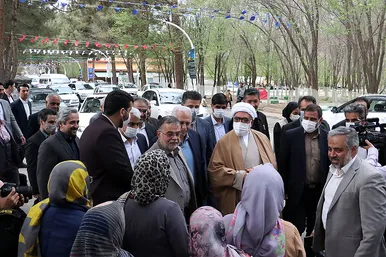بازدید تولیت آستانه قدس و مسولان استانی از روند خدمت رسانی به زائران نوروزی